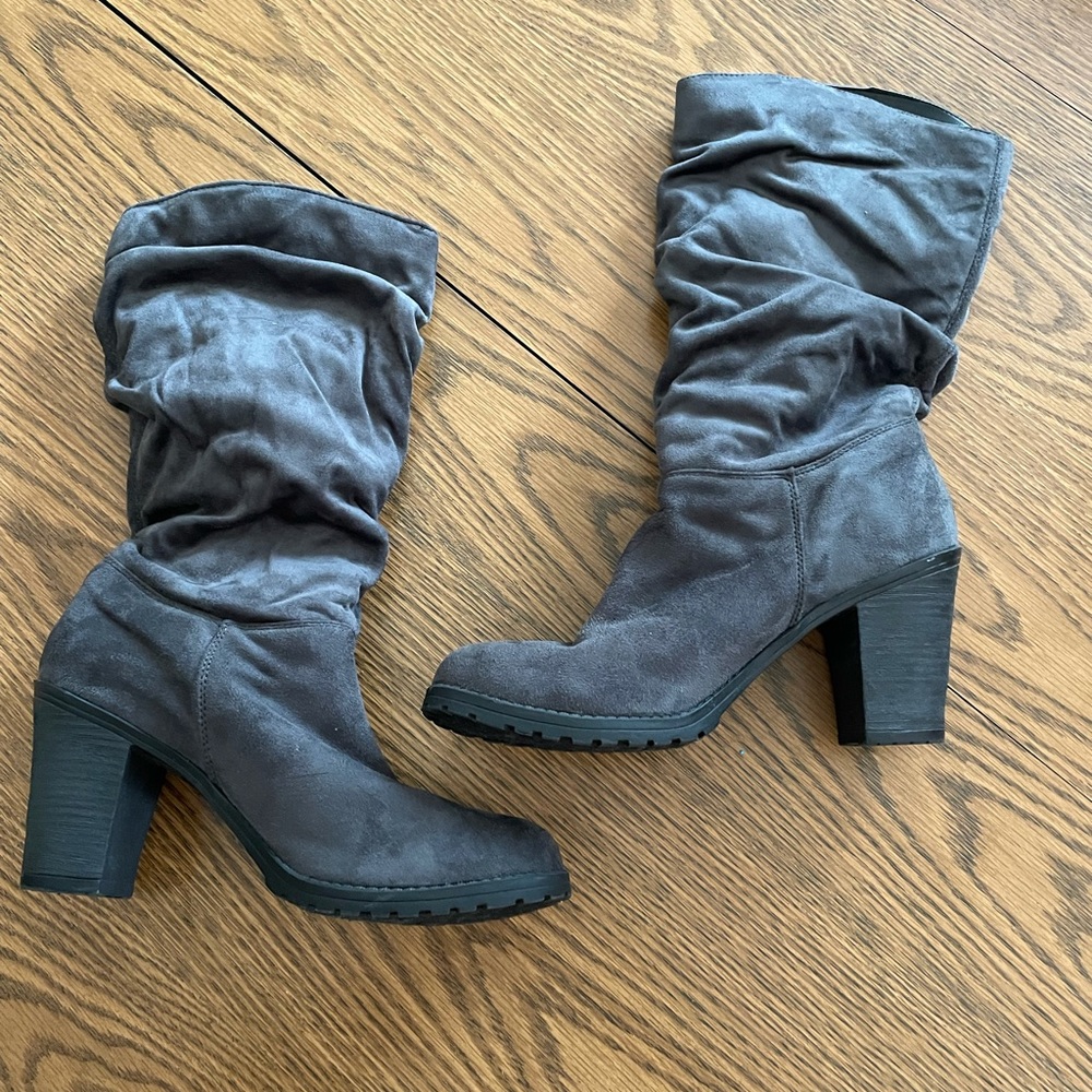 Women’s grey boots